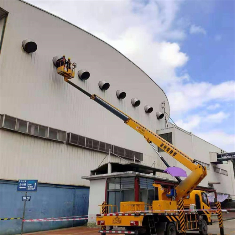 茌平高空作业车出租服务：专业广告牌安装解决方案