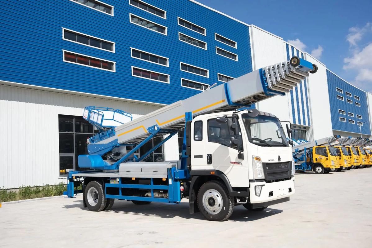 茌平出租云梯车高空作业车 建筑垃圾搬运