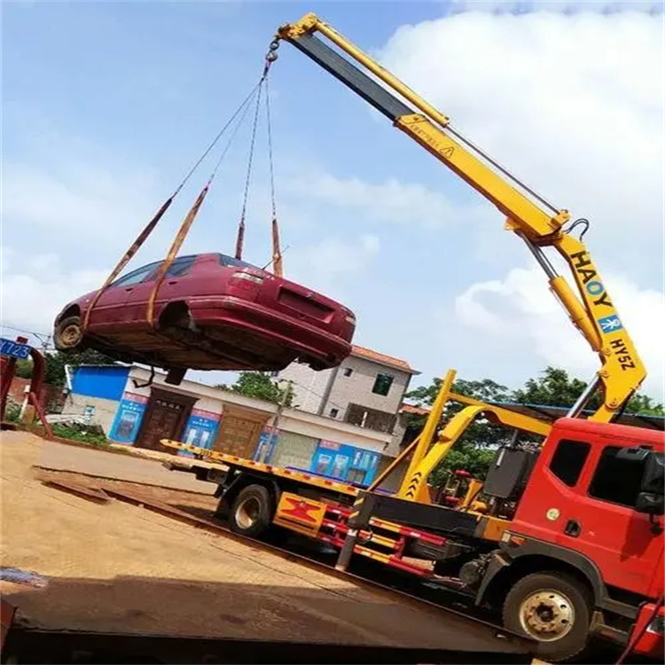 茌平吊车吊汽车的正确方法