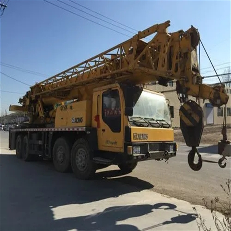 茌平吊车吊挖机吊哪里比较安全